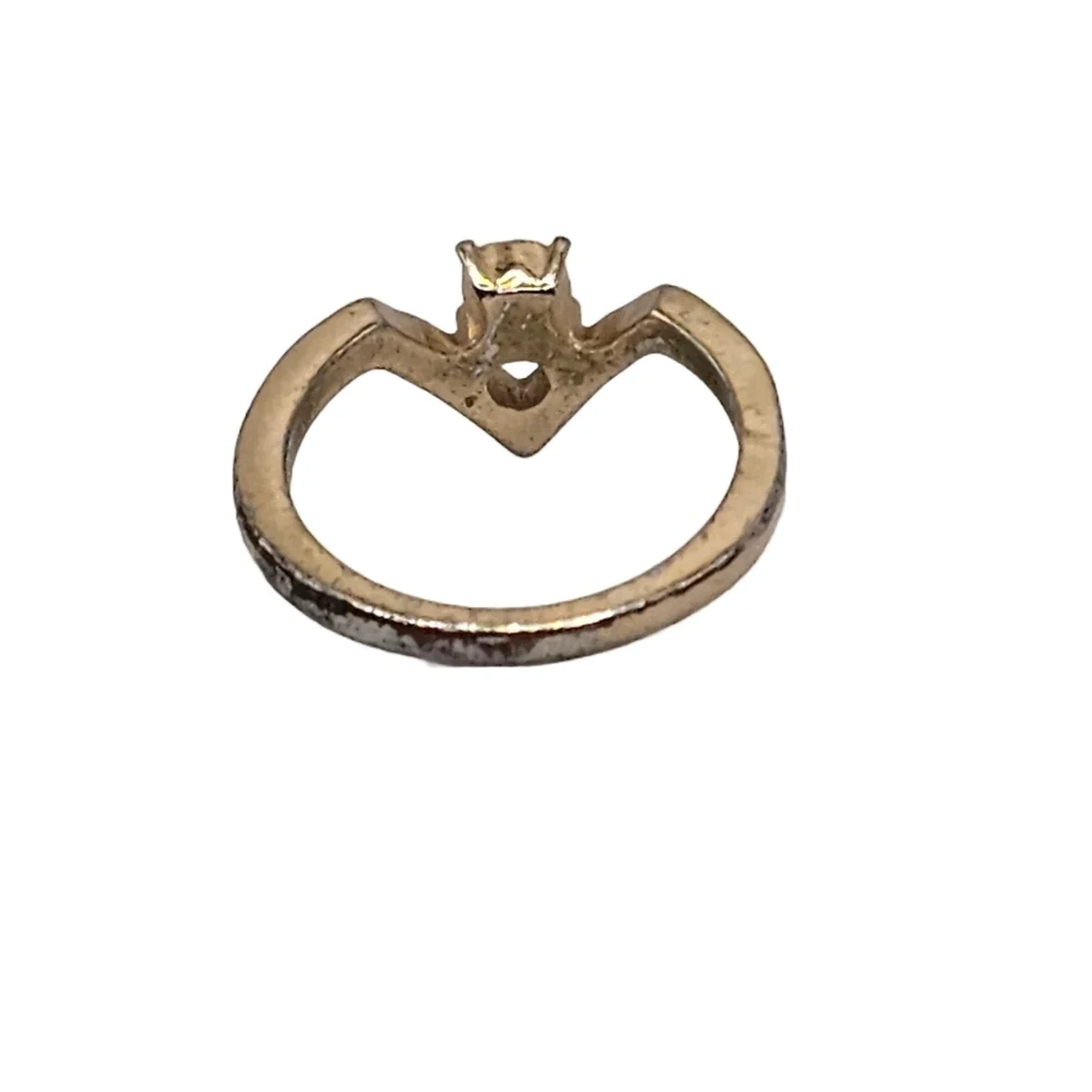 Gold-Toned Chevron Ring with Stone Accent (Size 6.5)